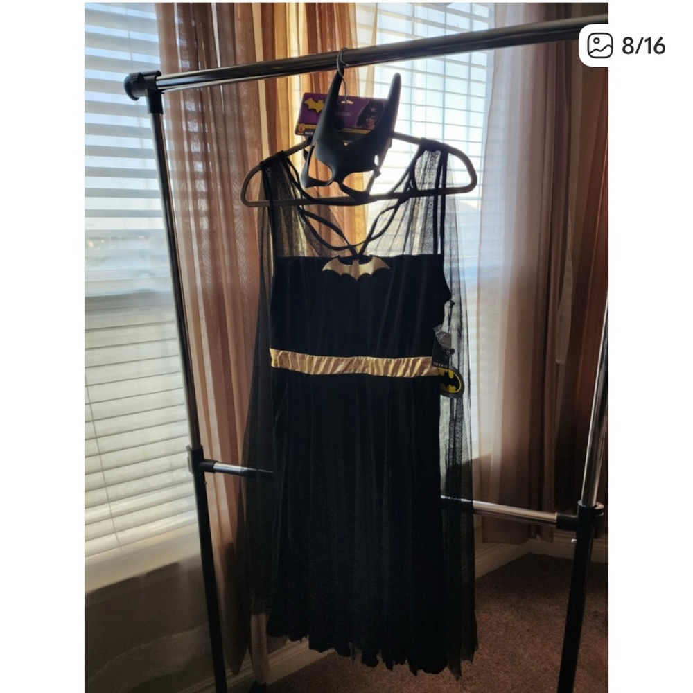 DC Batman Batgirl DRESS with CAPE and MASK Torrid Sz 0 or 12 L Cosplay Black - Picture 3 of 3